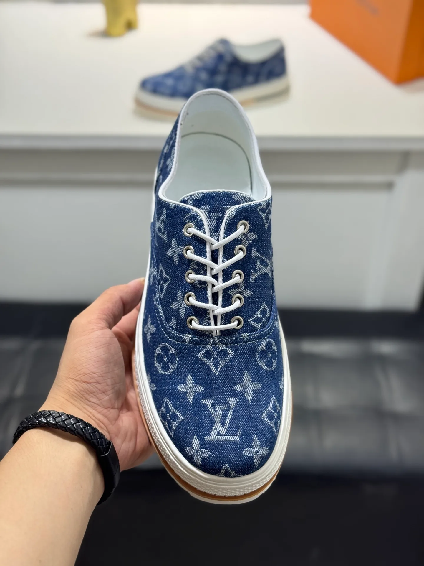 Men's shoes 💰400 [New style] 🌂🌂Top original order - Louis Vuitton®️ Trendy and fashionable yet low-key men's casual shoes, LV special fabric pattern on the upper, comfortable and breathable, sheepskin lining, original rubber outsole, 3 colors available ~ a must-have for sportsmen. Size: 38-44 (45 customized